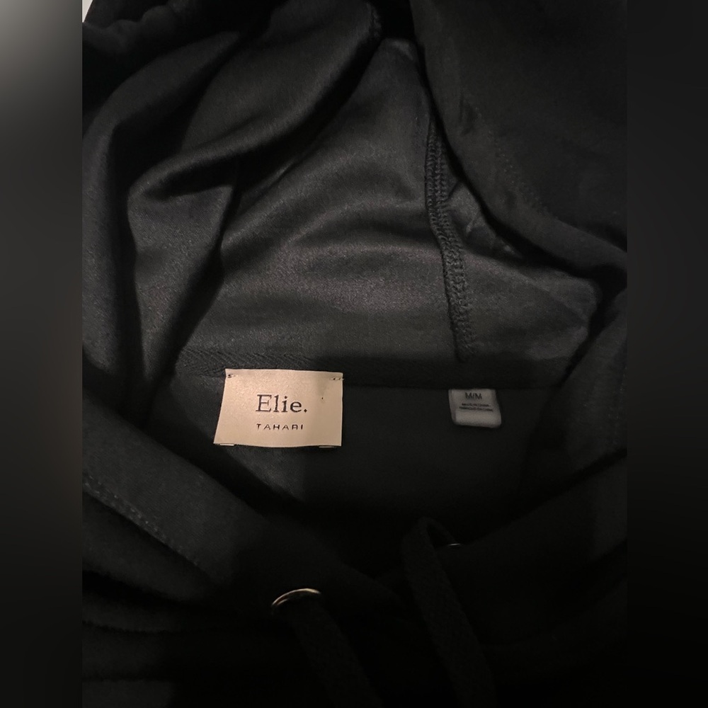 Elite Tahari Woman Black Pullover Hoodie Medium Soft, Casual, Oversized - Picture 3 of 7
